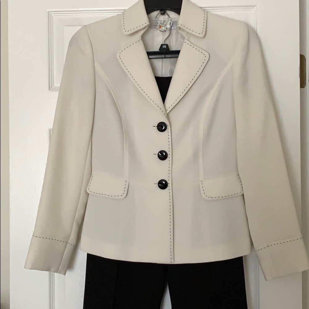 SALE! Tahari Arthur Levine Suit
